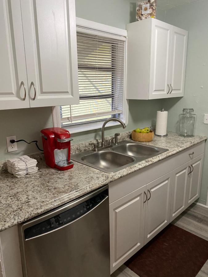 3 Bedroom House Fenced Backyard Private Patio Areas Grill Firepit Plenty Parking! Quick Access 10 Min To Beach Airport Delray West Palm Lake Worth Beach Exterior foto